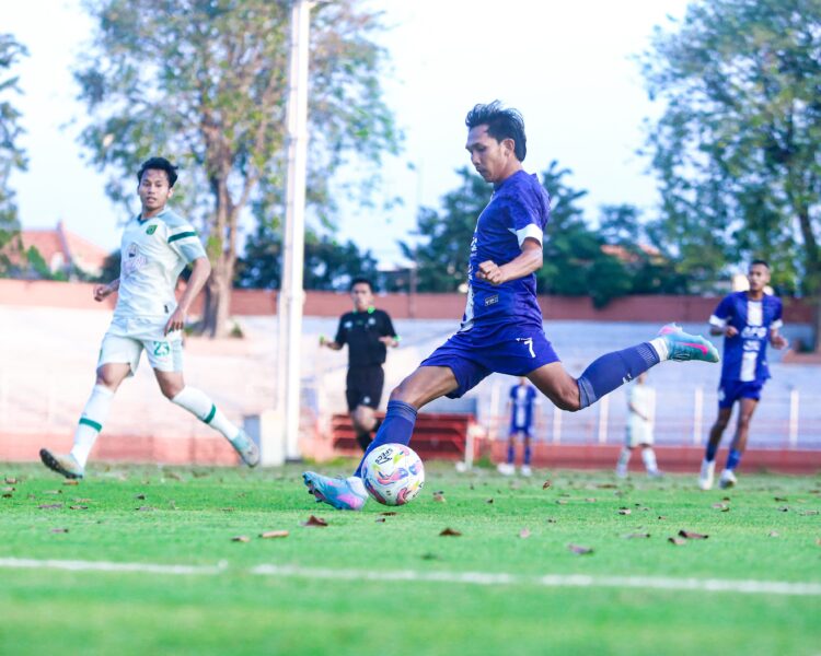 Tingkatkan Chemistry Pemain, Persik Kediri Kembali Gelar Latihan Bersama dengan Persebaya Surabaya