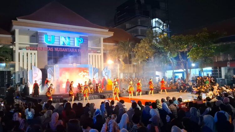 Festival Kali Brantas IV, Pertunjukan Seni Kolasal Megah Karya UNP Kediri
