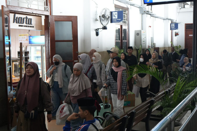 Stasiun Kediri Mencatat Sebanyak 38.445 Penumpang Diberangkatkan Selama Liburan Sekolah Tahun 2025