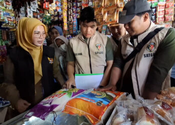 Sidak Gabungan Temukan Kutu Beras dan Ketidaksesuaian Standar Premium di Pasar Kota Kediri