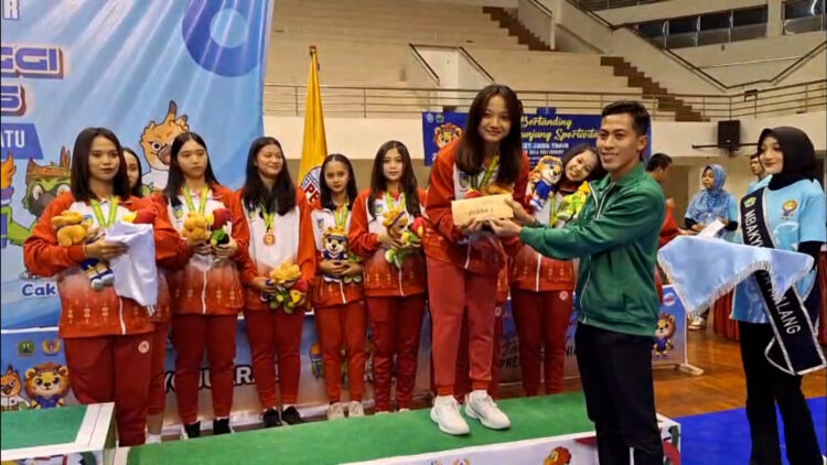 Kemenangan Dramatis, Tim Voli Putri Kabupaten Kediri Raih Perunggu di Porprov Jatim IX