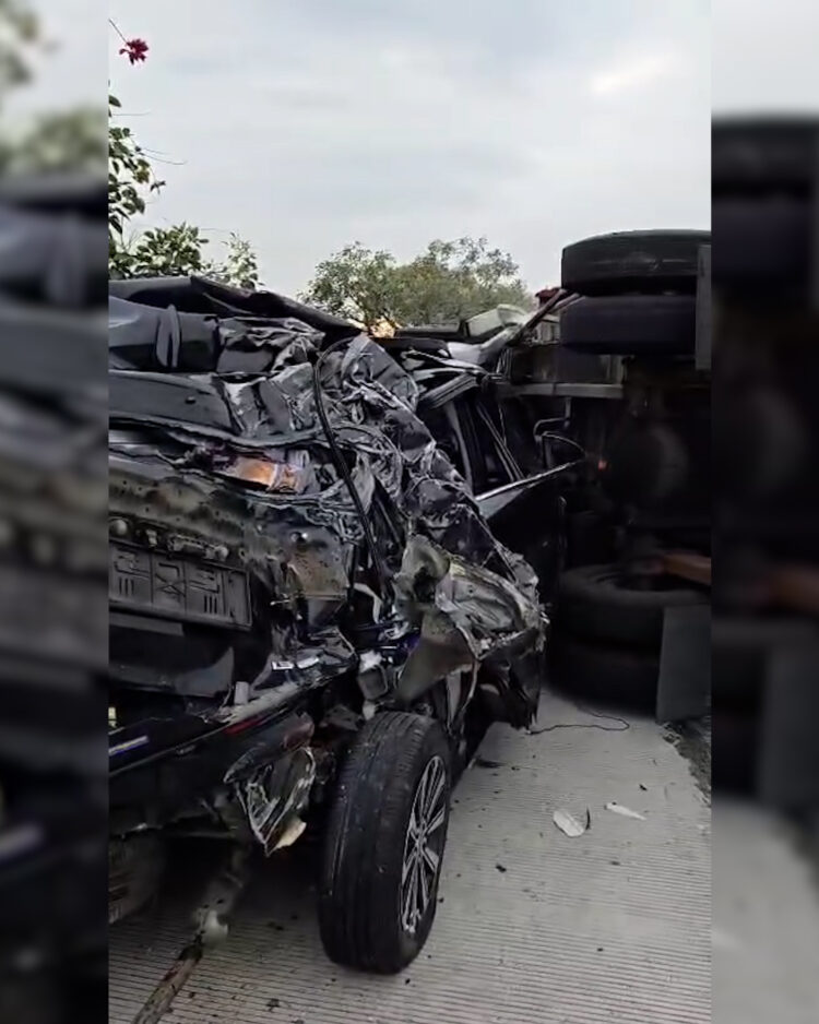 Satu Luka Berat dalam Kecelakaan Tabrak Belakang di Tol Jombang-Mojokerto