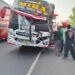 Diduga Hendak Menyalip Kecelakaan Bus Mira Tabrak Truk Parkir Hingga Terperosok Ke Sungai Di Jombang
