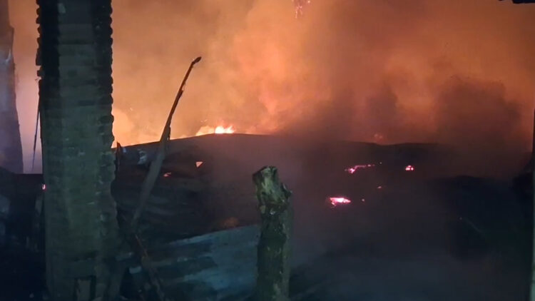 Tempat Produksi Meja Biliar Di Tulungagung Ludes Terbakar