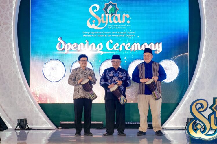 BI Kediri Gelar SYIAR 2025 Di Alun Alun Kanigoro Blitar1, Mendorong Sinergi Digitalisasi Ekonomi Syariah di Wilayah Mataraman
