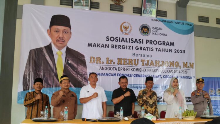 Sosialisasi Program Makan Bergizi Gratis di Desa Gandong Tulungagung