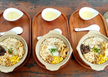 Nikmatnya Bubur Bakar Dalam Wadah Mangkok Tanah Liat