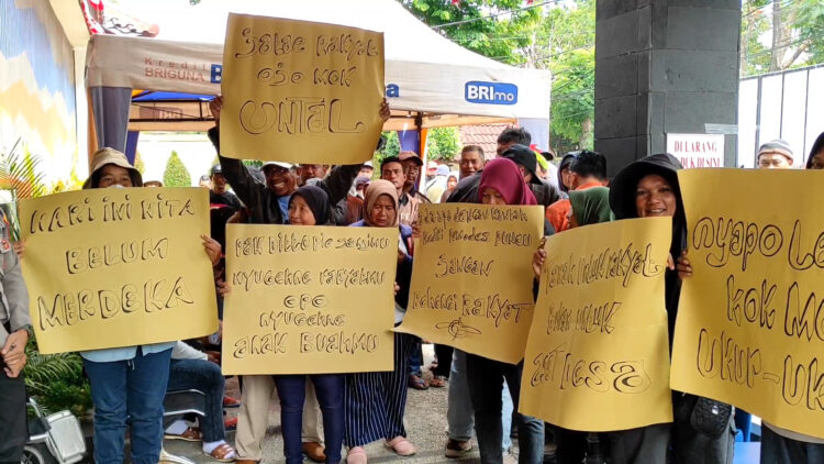 Ratusan Petani Kediri Gruduk Kantor BPN