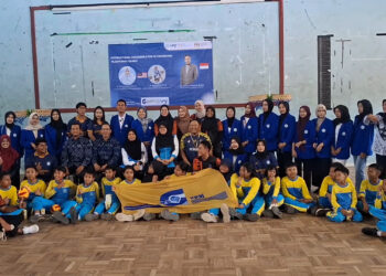 Dosen dan Mahasiswa Malaysia Belajar Permainan Tradisional di UNP Kediri