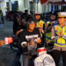 Polres Kediri Kota Bagikan 1.745 Bendera Merah Putih dan Kupon Belanja kepada Pengendara Tertib