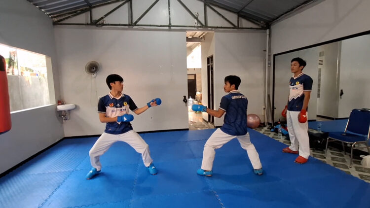 Atlet Karate Asal Kediri Terus Digembleng Untuk Persiapan Series A WKF Di Malaysia
