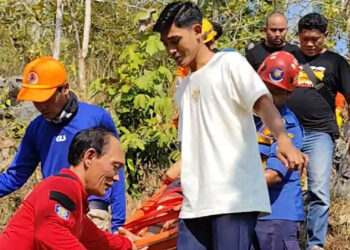 Pelajar Terjatuh di Gunung Cemenung, Damkar Tulungagung Lakukan Evakuasi Dramatis