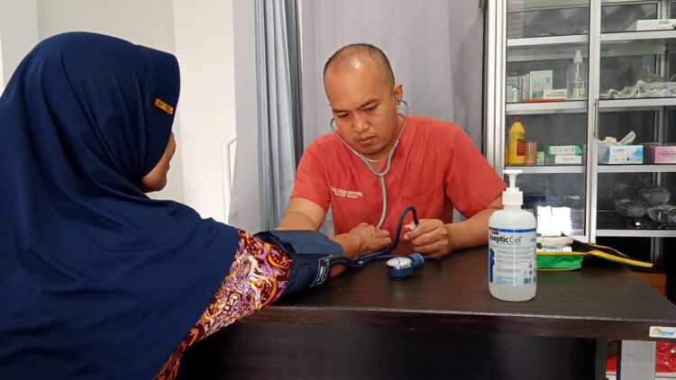 Praktik Dokter Bayar Seikhlasnya di Tulungagung