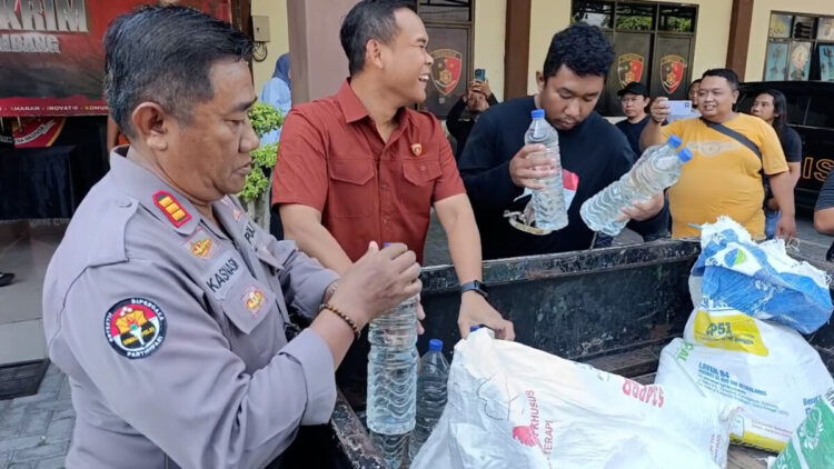 Polres Jombang Gagalkan Peredaran Ratusan Liter Miras Antarprovinsi
