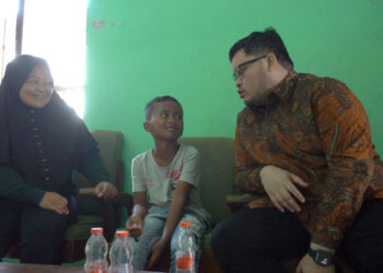 Tak miliki akta lahir dan tak sekolah, anak di kediri akhirnya ditemui bupati