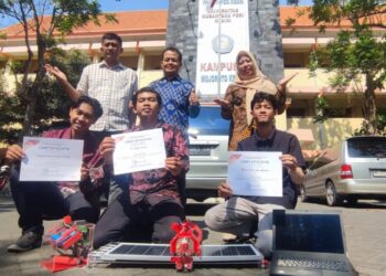 Lewat Inovasi Smart Solar, Mahasiswa UNP Kediri Raih Juara 3 Kompetisi Internasional