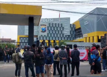 LSM Geruduk Mapolres Kediri, Protes Penanganan Kasus Tambang Ilegal Dinilai Lamban