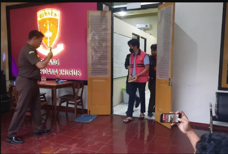 Gus Adib Resmi Ditahan dalam Kasus Korupsi Dam Kalibentak