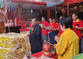 Kelenteng Tjoe Tik Kiong Tulungagung Gelar Sembahyang Rebutan dan Bagikan Tiga Ribu Paket Sembako