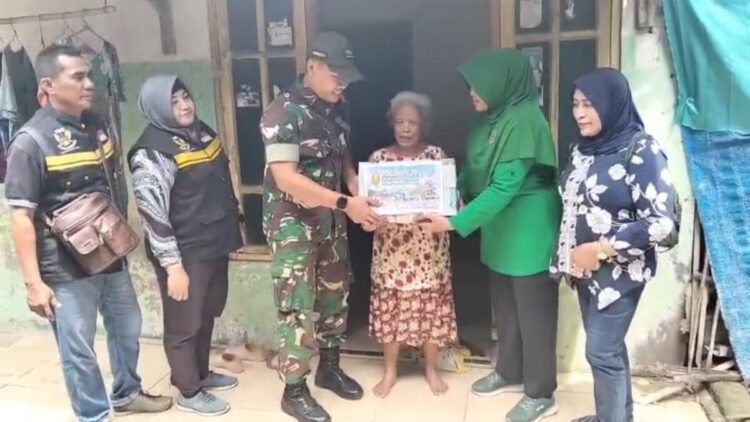 Bakti Sosial Prima HUT TNI Ke-80, Koramil Pesantren Bagikan 80 Paket Sembako