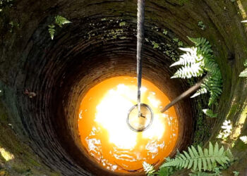 Puluhan Tahun Warga Trenggalek Hidup Dengan Air Sumur Tercemar Bau Logam Karat