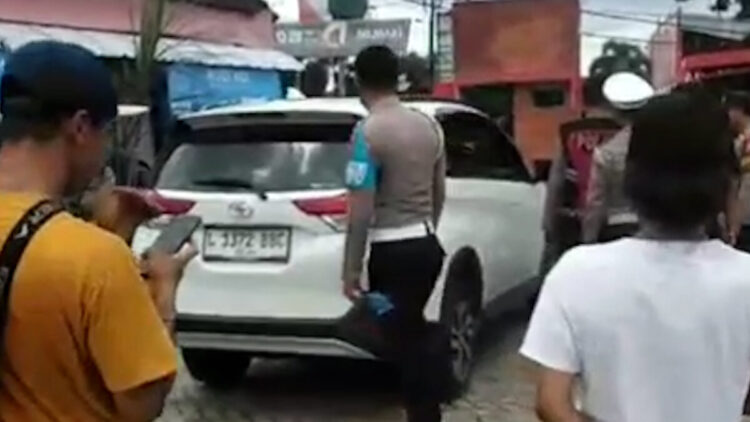 Modus Pecah Kaca Mobil, Warga Blitar Rugi Rp.150 Juta Saat Belanja Pakan Ikan