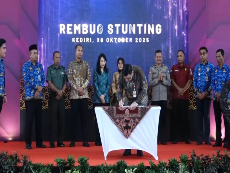 Penekanan Angka Stunting di Kabupaten Kediri dengan Program Rembug Stunting