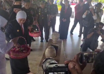 Gubernur Jatim Kembali Ziarah Makam Bung Karno