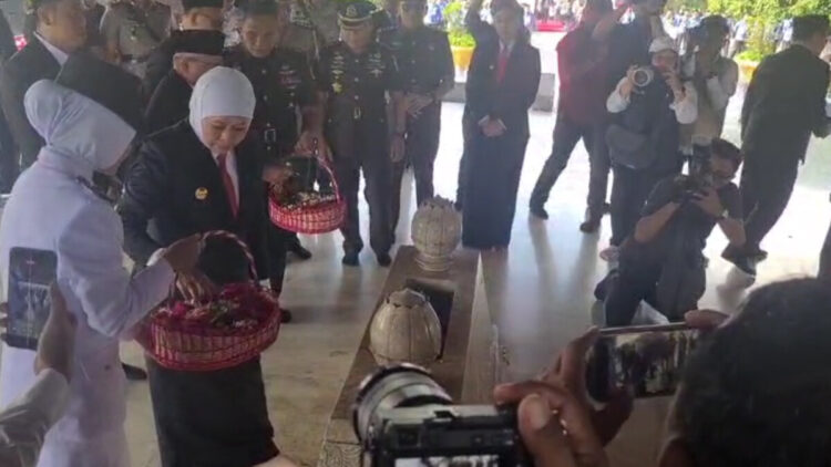 Gubernur Jatim Kembali Ziarah Makam Bung Karno