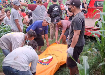 Penemuan Jenazah Di Dalam Sumur Damkar Tulungagung Lakukan Evakuasi