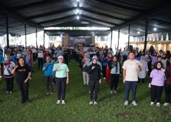 OJK Kediri Gelar Finfest 2025, Wali Kota Kediri Ikuti Olahraga Strong Nation