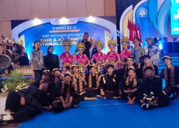 UKM Tari dan Karawitan UNP Kediri Warnai Wisuda dengan Harmoni Tradisi