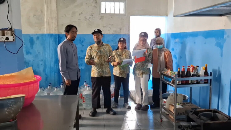 DLHKP Periksa Kebersihan Lingkungan Dapur SPPG