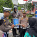 Operasi Zebra 2025, Pengendara Motor di Blitar Dapat Cokelat