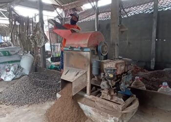 Pria Blitar Sulap Kotoran Ternak Jadi Pupuk Bernilai Ekonomi Tinggi