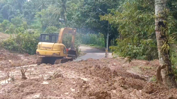 Jalur Tulungagung-Trenggalek Via Pagerwojo Yang Tertutup Akibat Longsor Sudah Dibuka