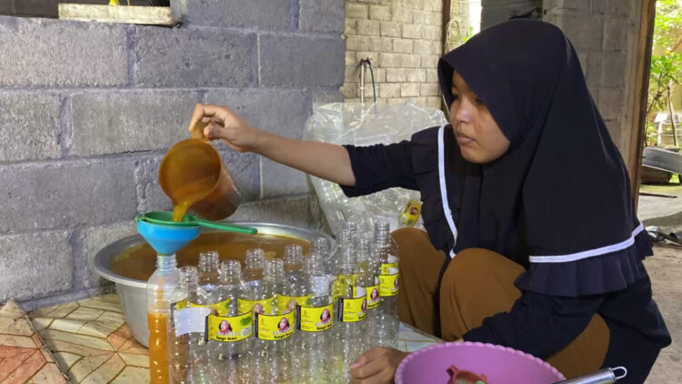 Bisnis Jamu Tradisisonal di Era Moderen, Perempuan ini Rasakan Manisnya