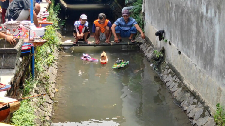 Lomba Perahu Mini Ajak Masyarakat Tidak Buang sampah di Sungai