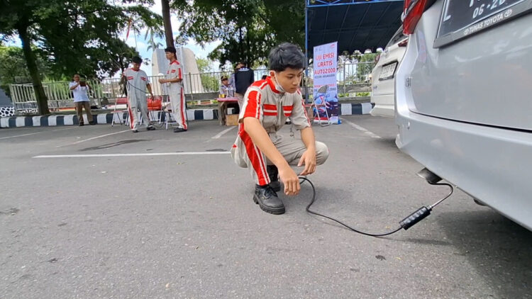 Uji Emisi Kendaraan Dalam Rangka Hari Pencegahan Polusi Dunia