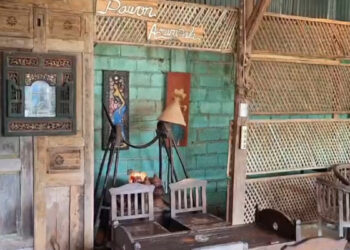 Warung Jadul Ala Jawa Kuno Jadi Trend Anak Muda