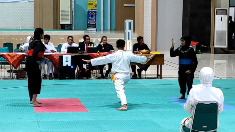 Jaring Atlet Muda Ratusan Pelajar SLTA Ikuti Kejuaraan Pencak Silat Rektor Cup 2025