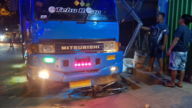 Sopir Meninggal Dunia Saat Mengemudi, Truk Tabrak Dua Pesepeda Hingga Meninggal Dunia