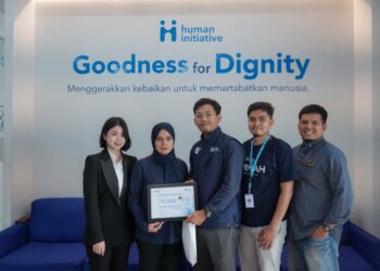 Persik Kediri dan Athletes For Good Serahkan Hasil Lelang Jersey untuk Korban Banjir di Sumatera