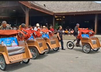 Ratusan Tukang Becak Di Tulungagung Antusias Jajal Becak Listrik Prabowo