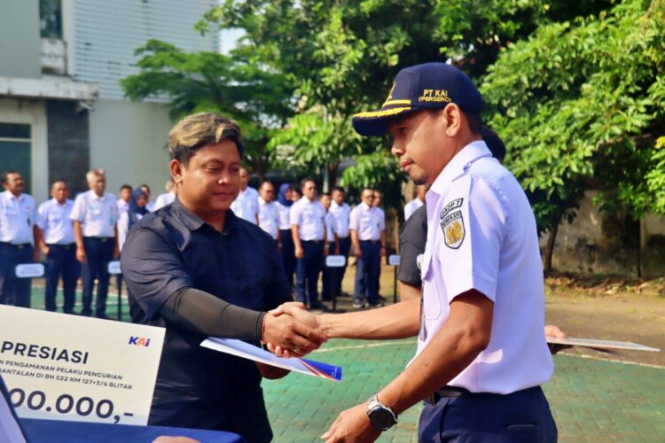 KAI Daop 7 Madiun Apresiasi Warga Blitar yang Gagalkan Pencurian Baut Rel