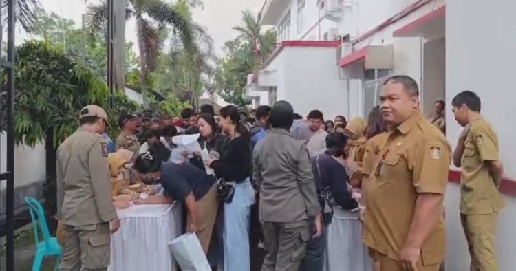 385 Warga Berebut Stan Pasar Takjil Kota Blitar