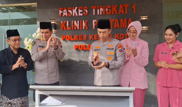 Kapolres Kediri Kota Resmikan Klinik Pratama Usai Renovasi