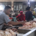 Pedagang Ayam di Pasar Pahing Kediri Keluhkan Sepinya Pembeli