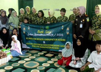 Peduli Masa Depan Generasi Muda, Kejari Kediri Bagikan Sembako di Panti Asuhan 