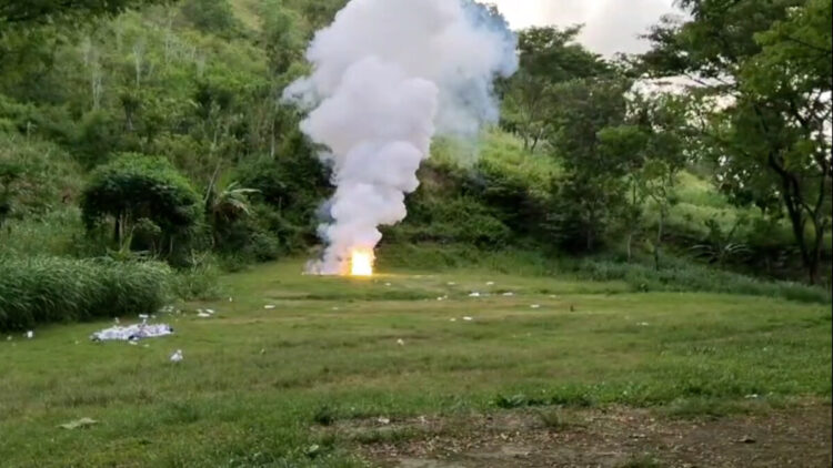 Cegah Bahaya Petasan di Malam Takbiran, Polres Tulungagung Musnahkan 22 Kg Bubuk Mesiu dan Ratusan Mercon